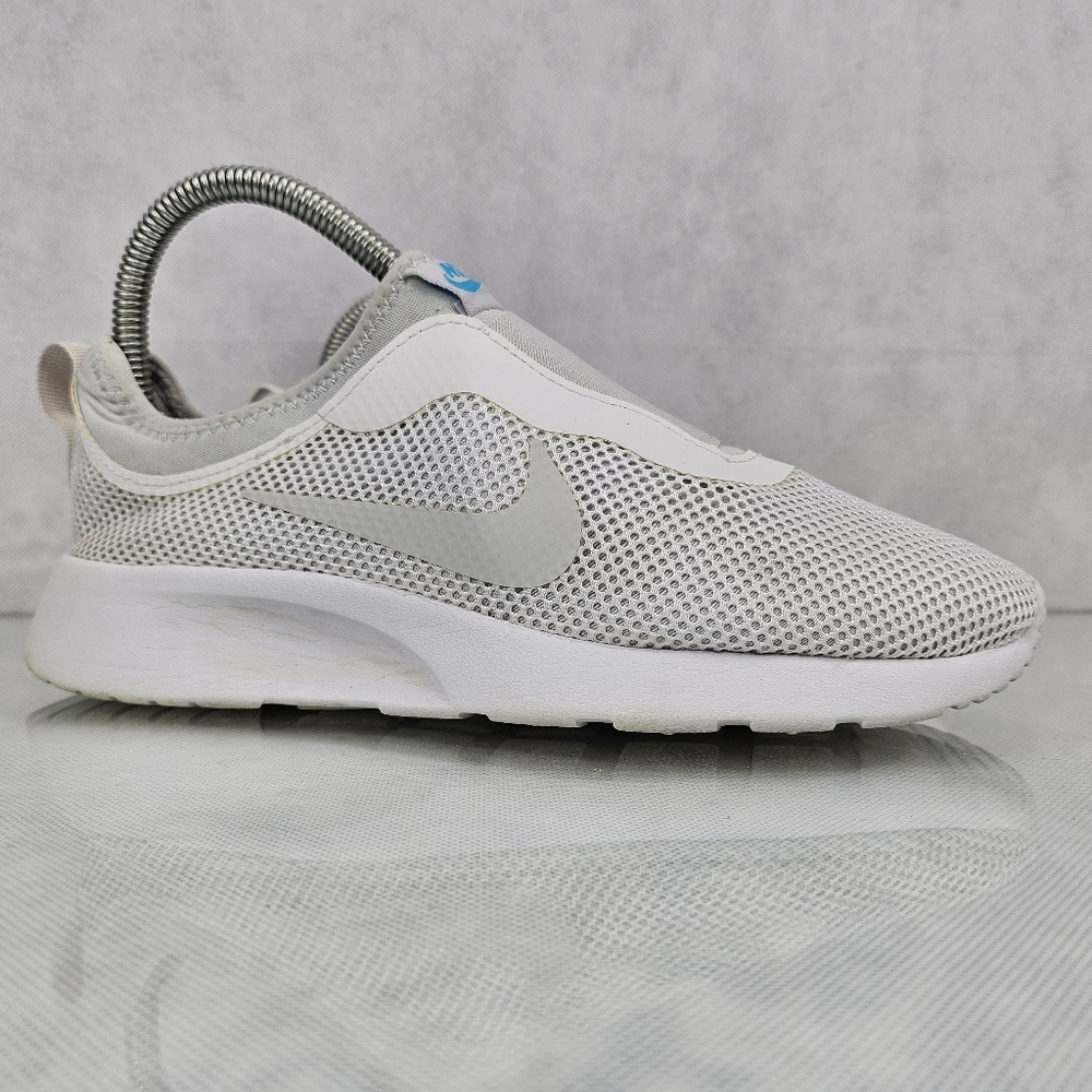 Nike Tanjun women's shoes size 6